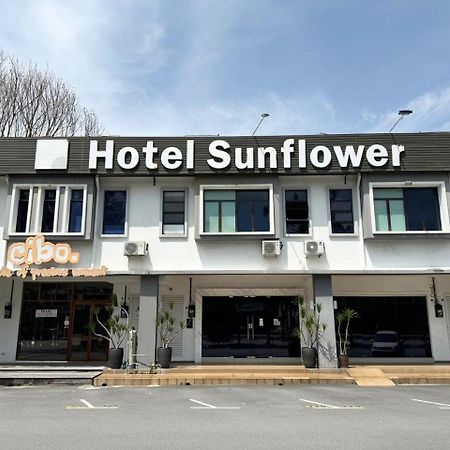 Hotel Sunflower - Hls Malacca Eksteriør billede