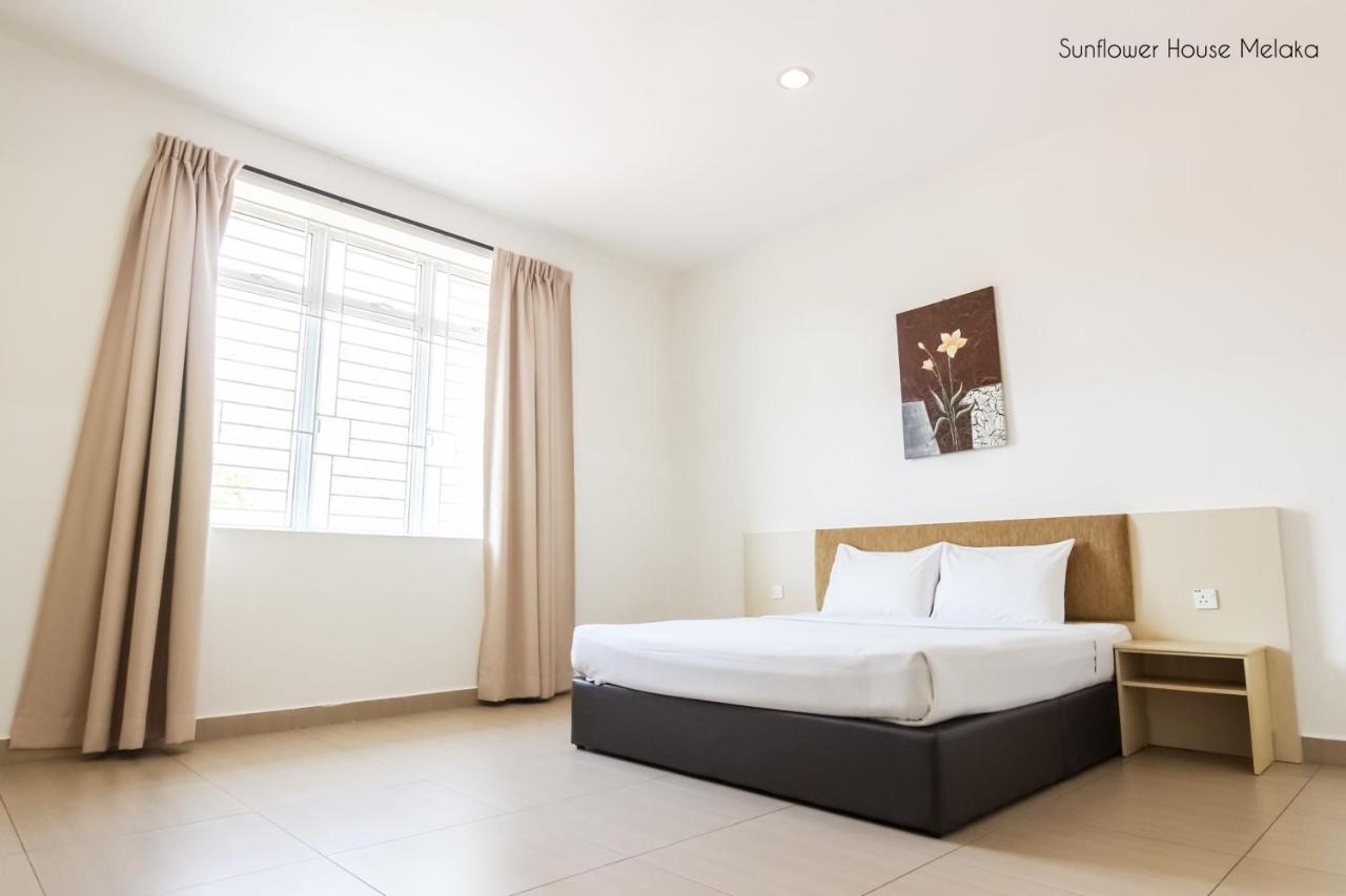 Hotel Sunflower - Hls Malacca Eksteriør billede
