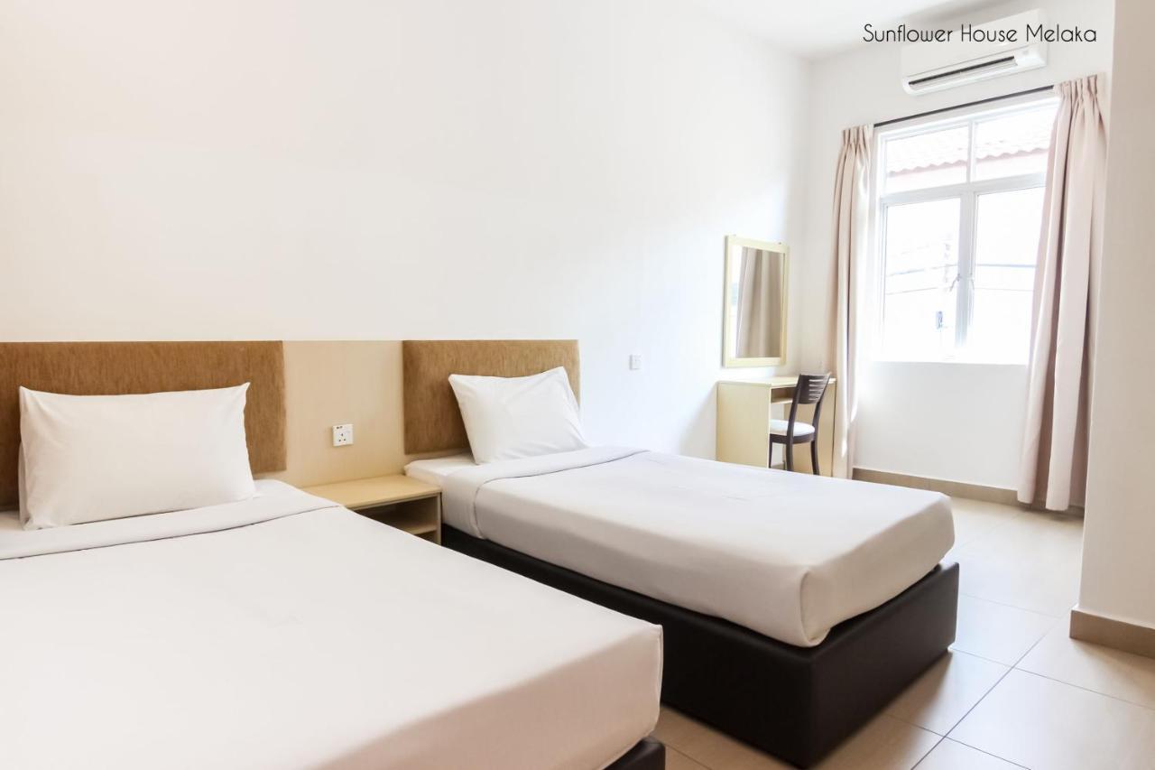 Hotel Sunflower - Hls Malacca Eksteriør billede