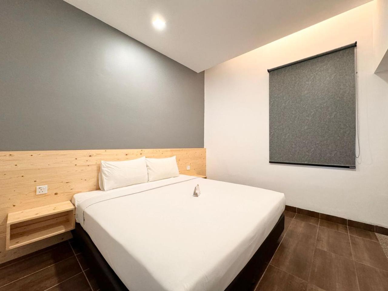 Hotel Sunflower - Hls Malacca Eksteriør billede