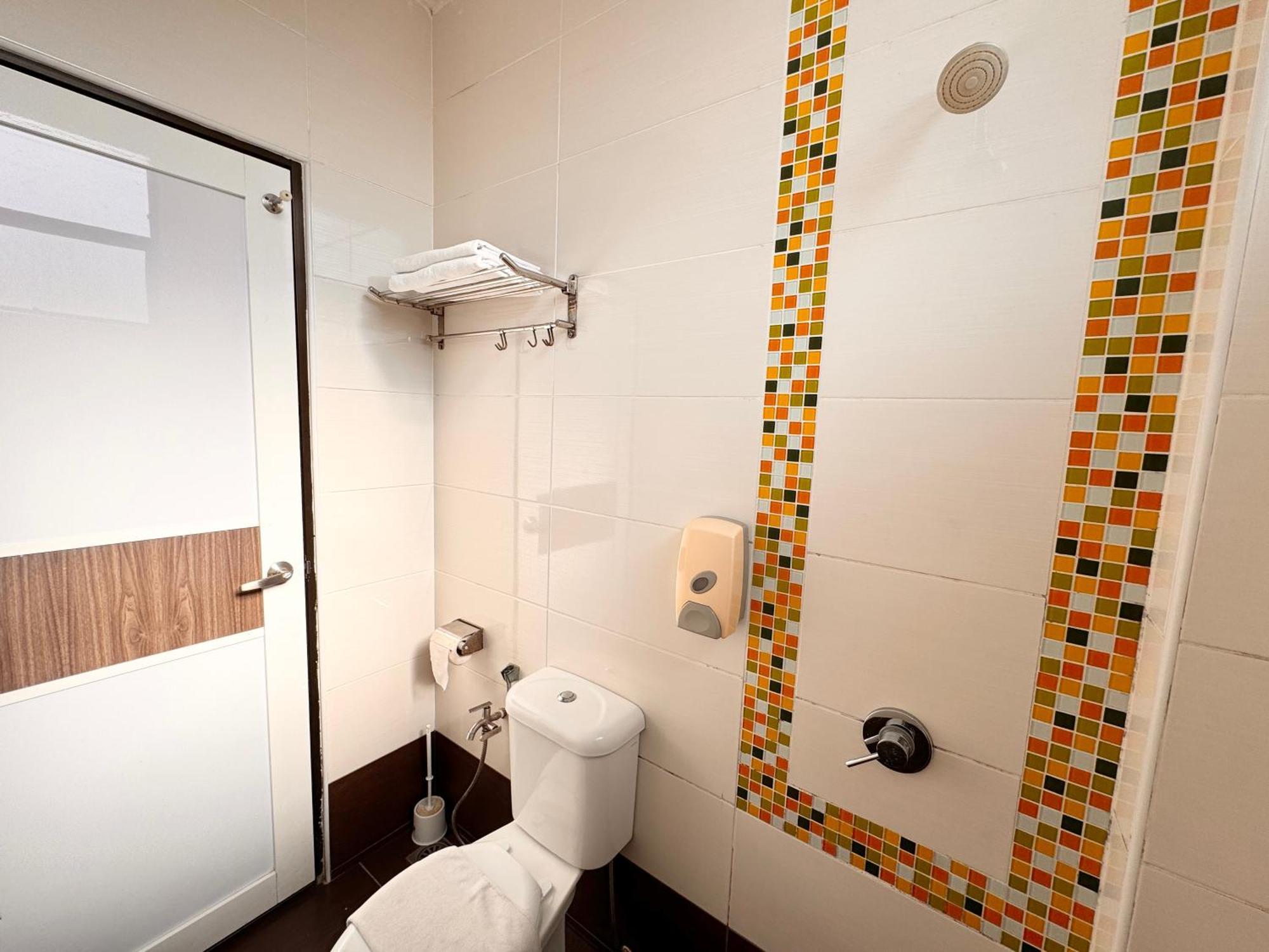 Hotel Sunflower - Hls Malacca Eksteriør billede