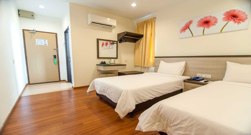 Hotel Sunflower - Hls Malacca Eksteriør billede