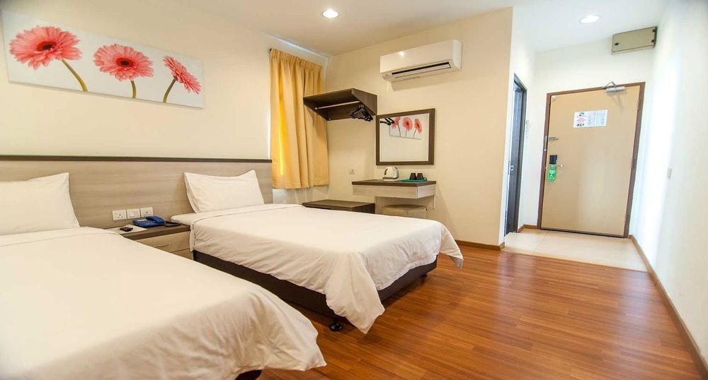 Hotel Sunflower - Hls Malacca Eksteriør billede